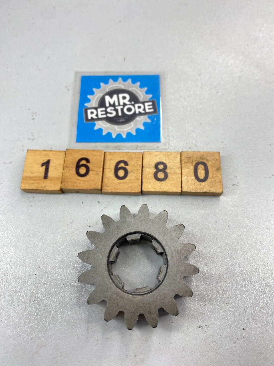 Suzuki RGV250 1989-96 2nd Drive Gear (16T) 24221-12C00