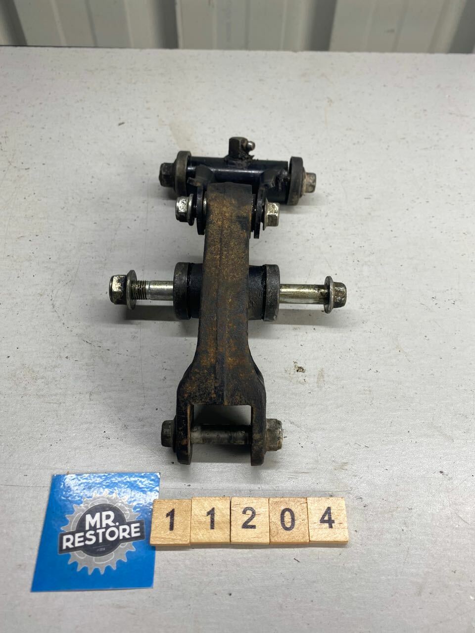 Suzuki GSX250FW Rear Suspension Arms Links & Parts