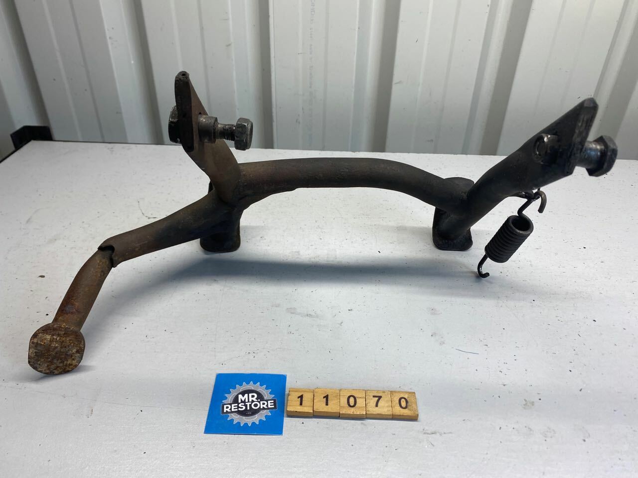 Yamaha XJ650L Turbo Centre Stand, Spring & Fixings 16G-27111-00-R4