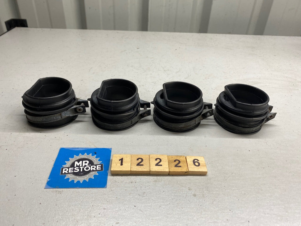 Suzuki RF900 Carb Holders & Clips (set) 13881-31E00 09402-58208