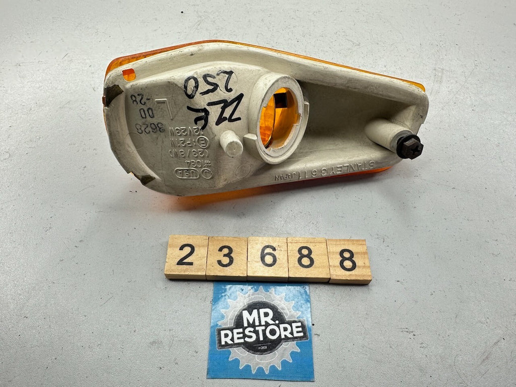 Kawasaki ZZR250 EX250 ZX1000 ZX10 OEM Front LH Turn Signal Indicator 23040-1189