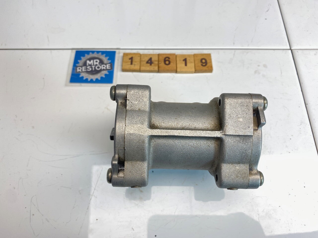 Kawasaki GPZ900R ZX900 GPZ750R Oil Pump Assy. 16082-1060