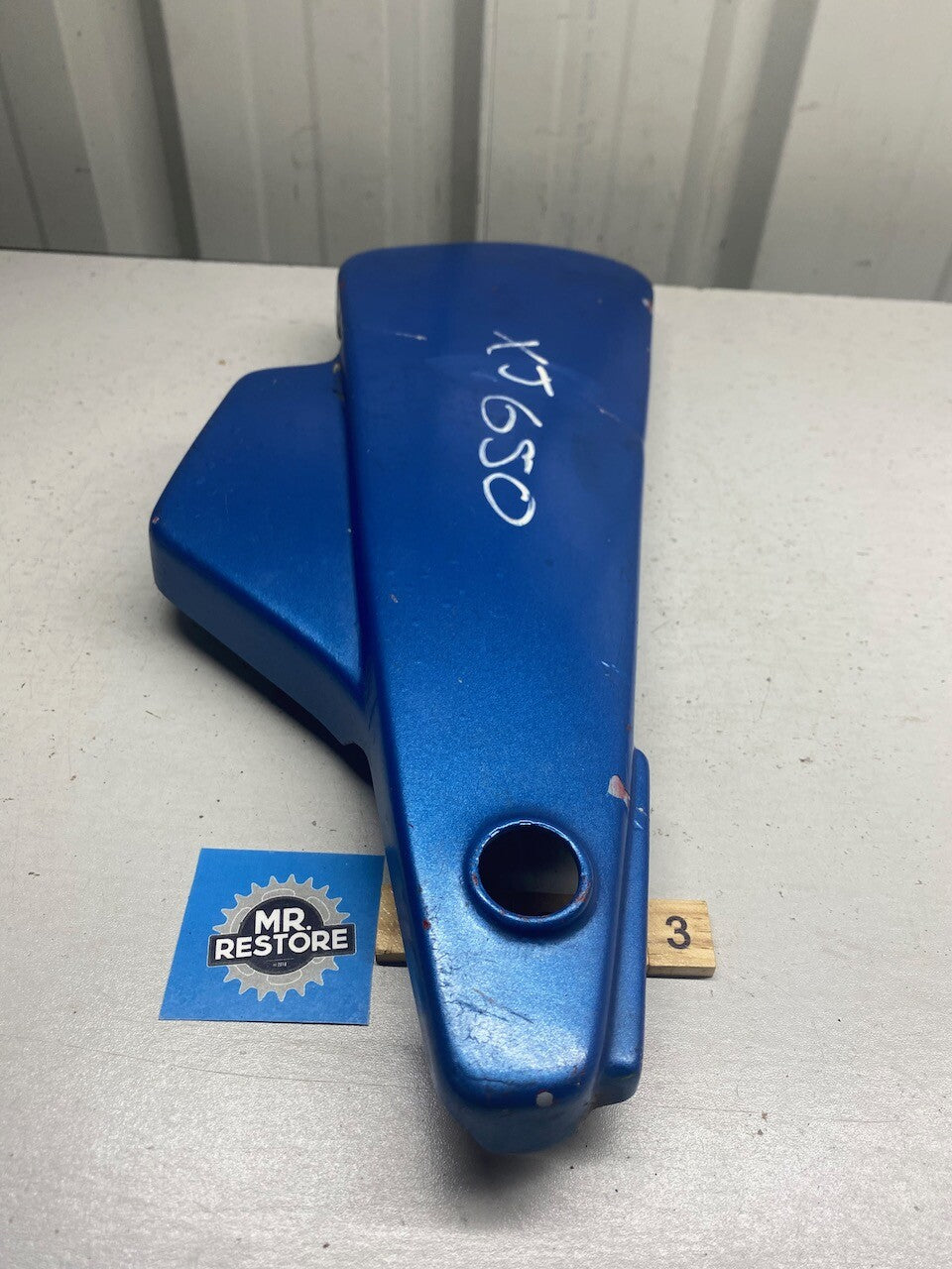 Yamaha XJ650 4K0 L/H Side Cover Panel (cracked)