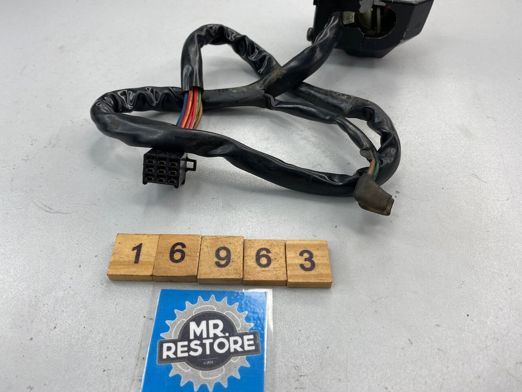 Yamaha FZR250 3LN R/H Handlebar Switch 3EN-83973