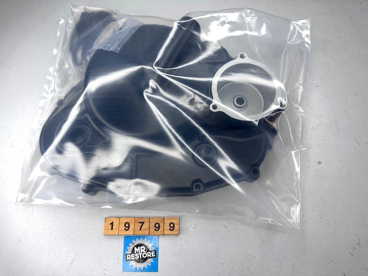 Suzuki DR500 '81-84' SP500 '81-83'- Clutch & Oil Filter Cover - Repainted
