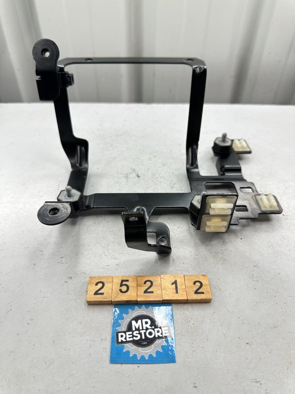 BMW K1300R Pressure Modulator Integral ABS Pump Carrier Bracket 2009-14