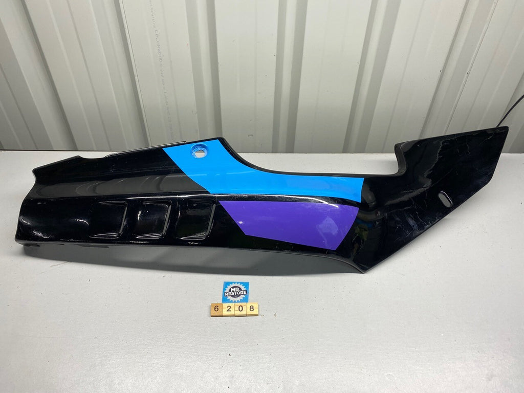 Suzuki RGV 250 M N R/H Side Cover 47111-22D0 R