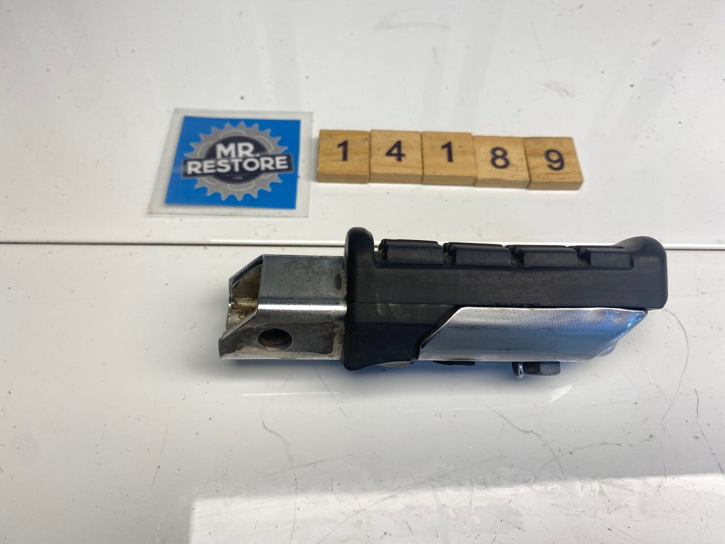 Honda VF1000 1984 VF750 83-84 Rear R/H Pillion Passenger Peg 50635-MB2 50632-MB2