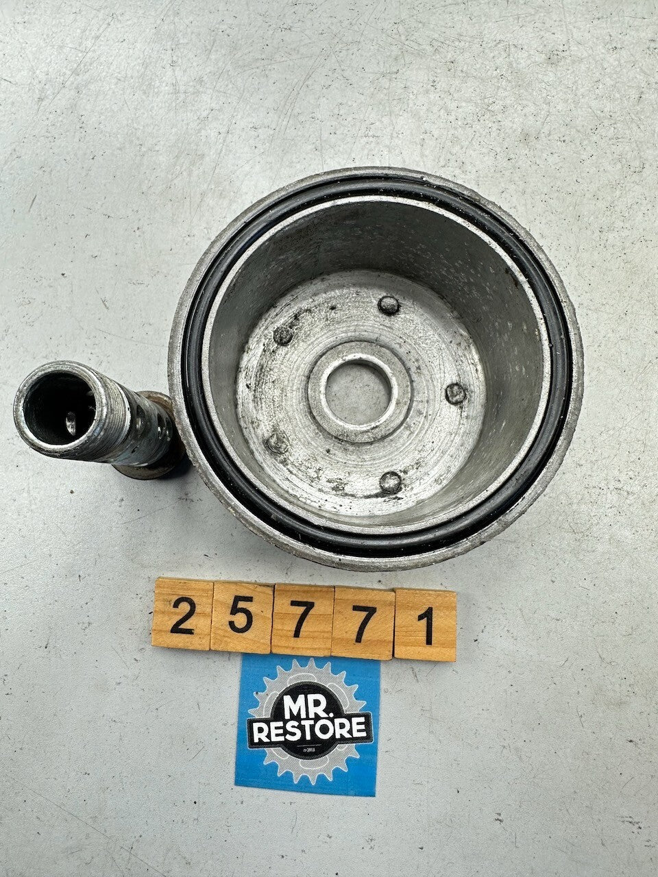 Honda CX500 '78-81' GL500 GL400 Oil Filter Case Cover & Bolt 15411-415