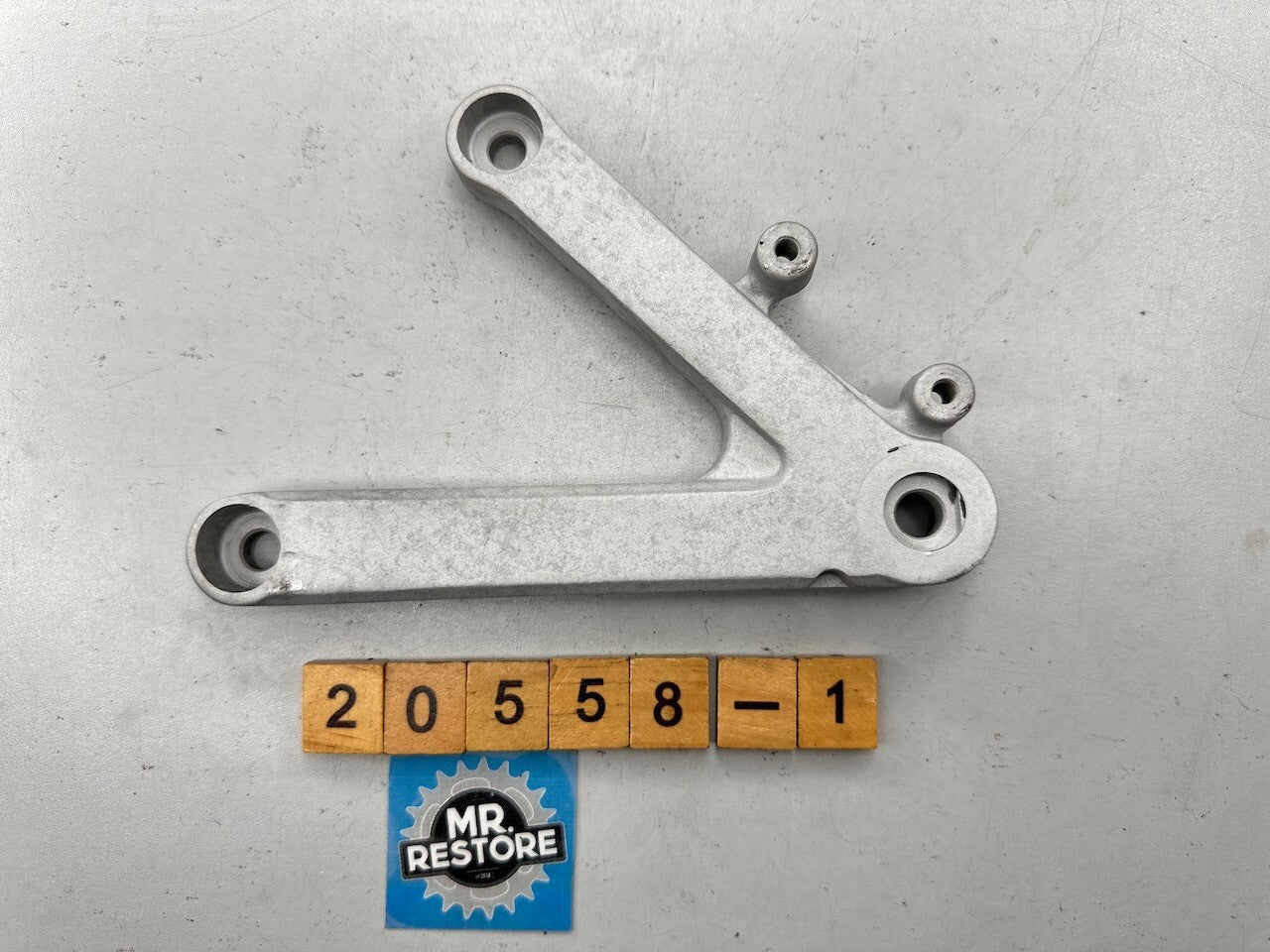 Honda CBR250RR MC22 L/H Footrest Foot Peg Bracket OEM 50700-KAZ