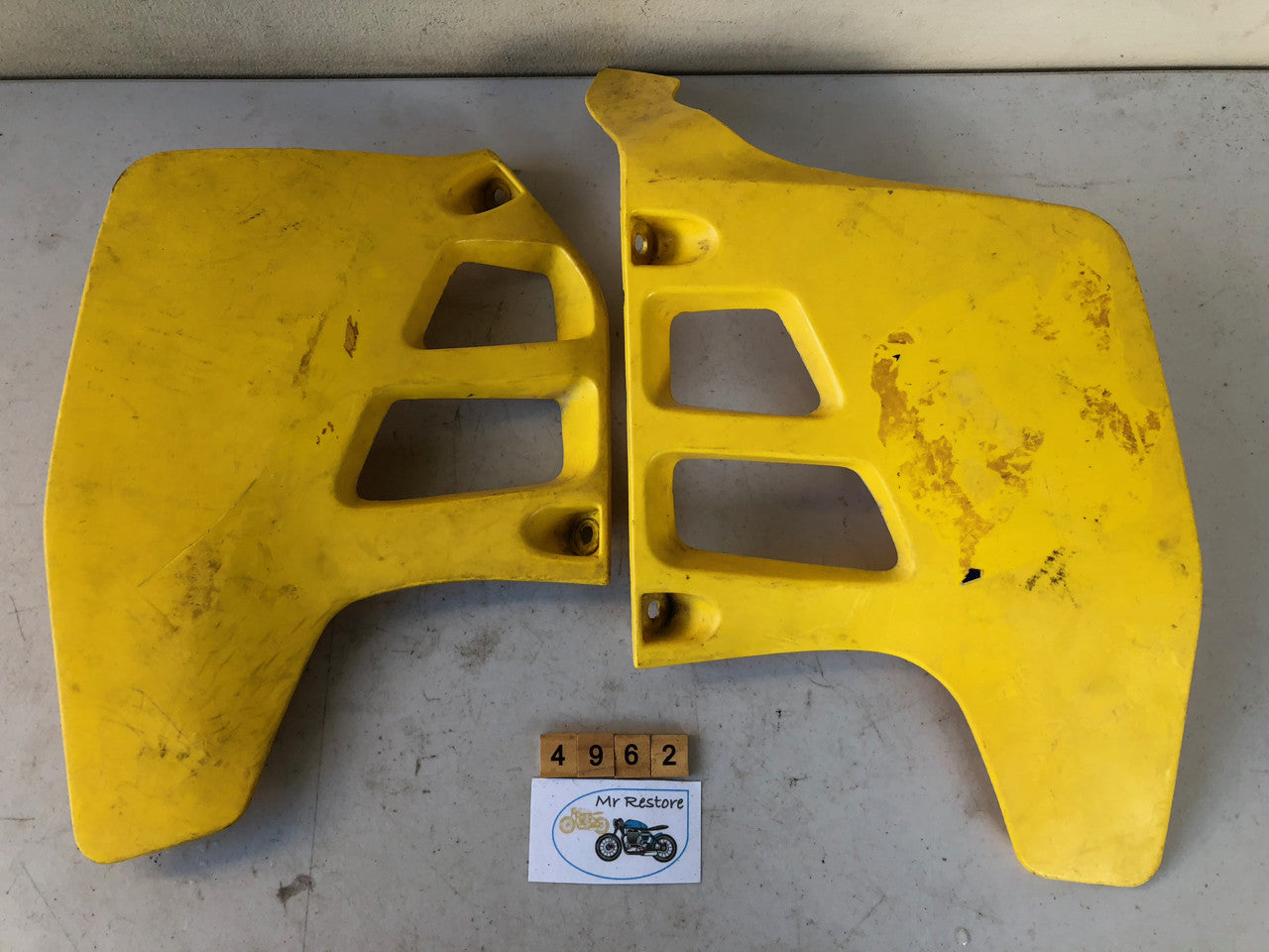Suzuki RM125 Cowls 1990 (pair) 17762-28E Â 17761-28E OEM