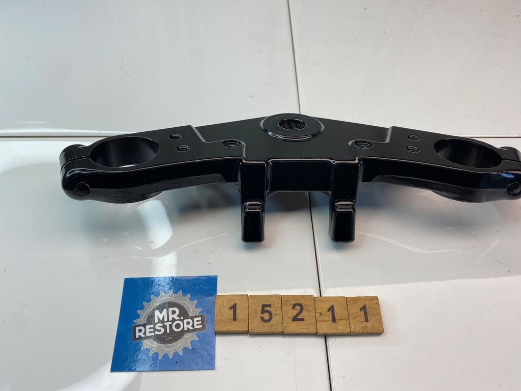 Kawasaki GPZ900 R Steering Stem Head - Re-painted