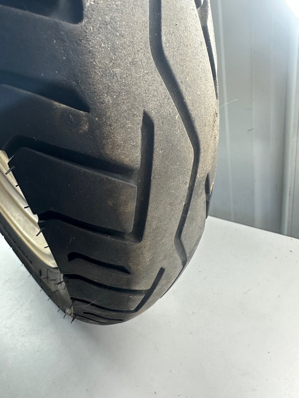 Yamaha TZR250 1KT 2MA Rear Wheel in Original Gold Anodising 2.50 x 17 (R-46)