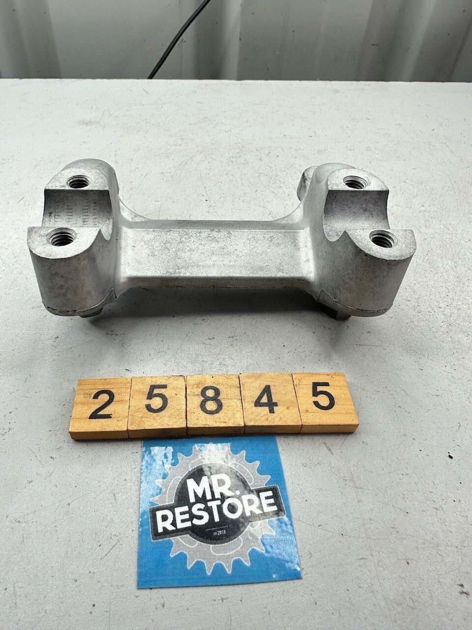 Honda CB250N CB400N Lower Handlebar Clamp