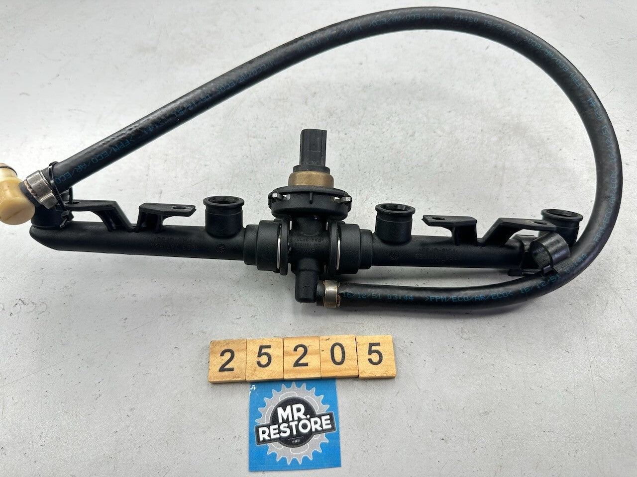 BMW K1300R Injection Injector Rail Assy. 13537671554