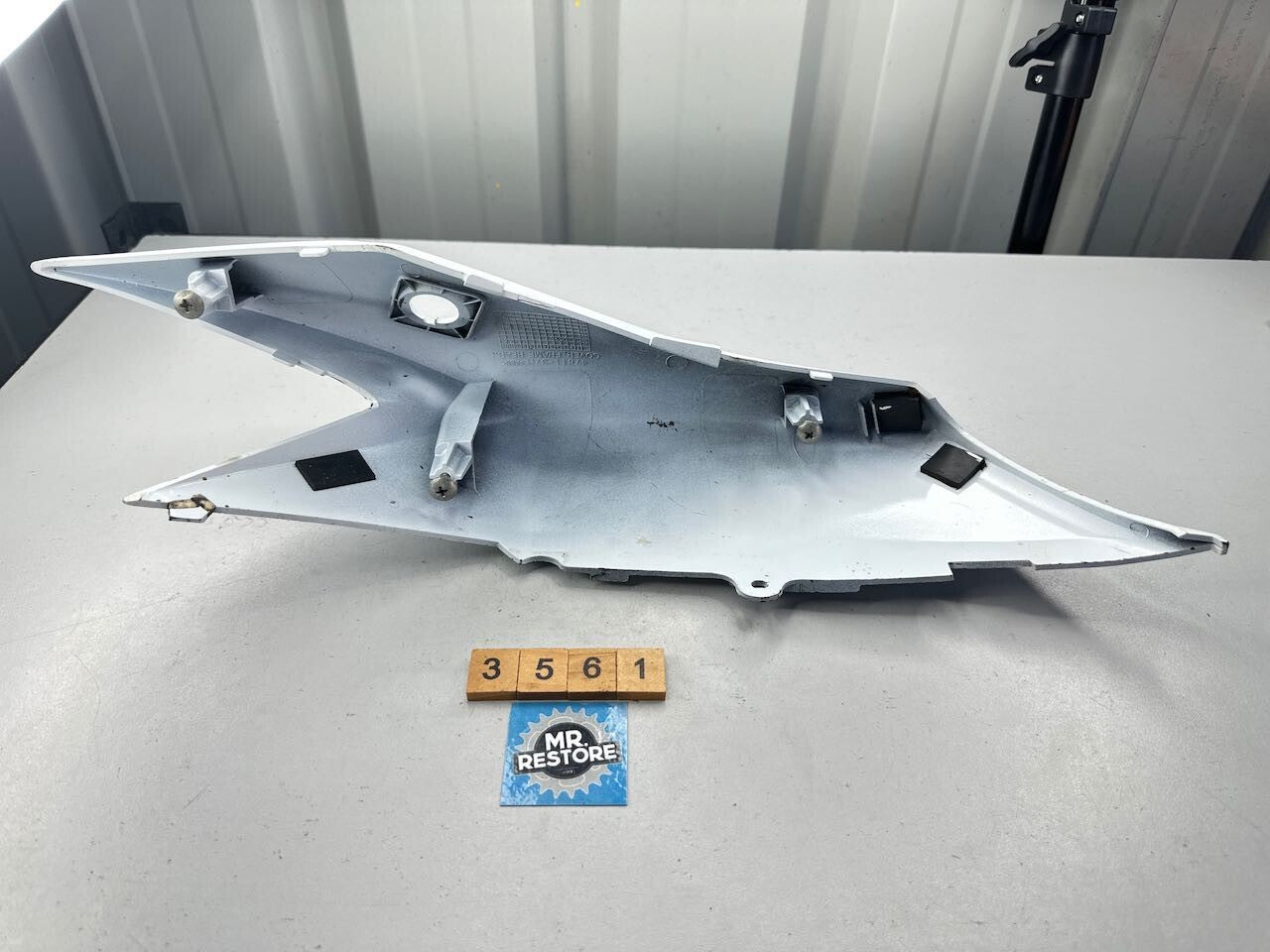Suzuki GSXR750 GSXR600 LEFT TAIL FAIRING COVER 47811-37H