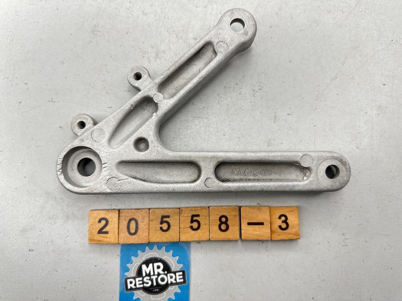 Honda CBR250RR MC22 L/H Footrest Foot Peg Bracket OEM 50700-KAZ