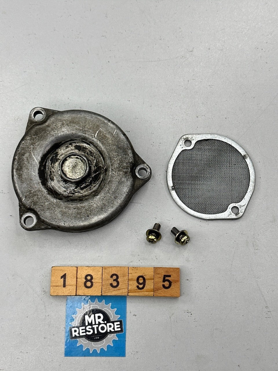 Suzuki GN250 DR250 GZ250 TU250 Oil Strainer Cover Cap 16523-38200