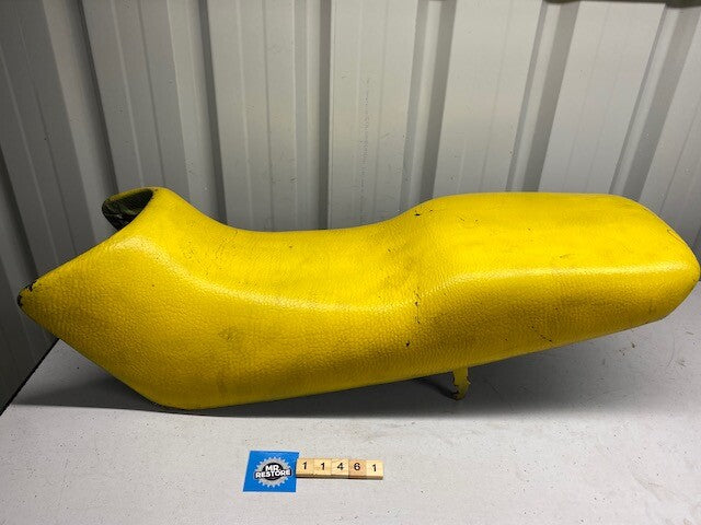 Honda VF400 KE7 Seat - Sprayed yellow !