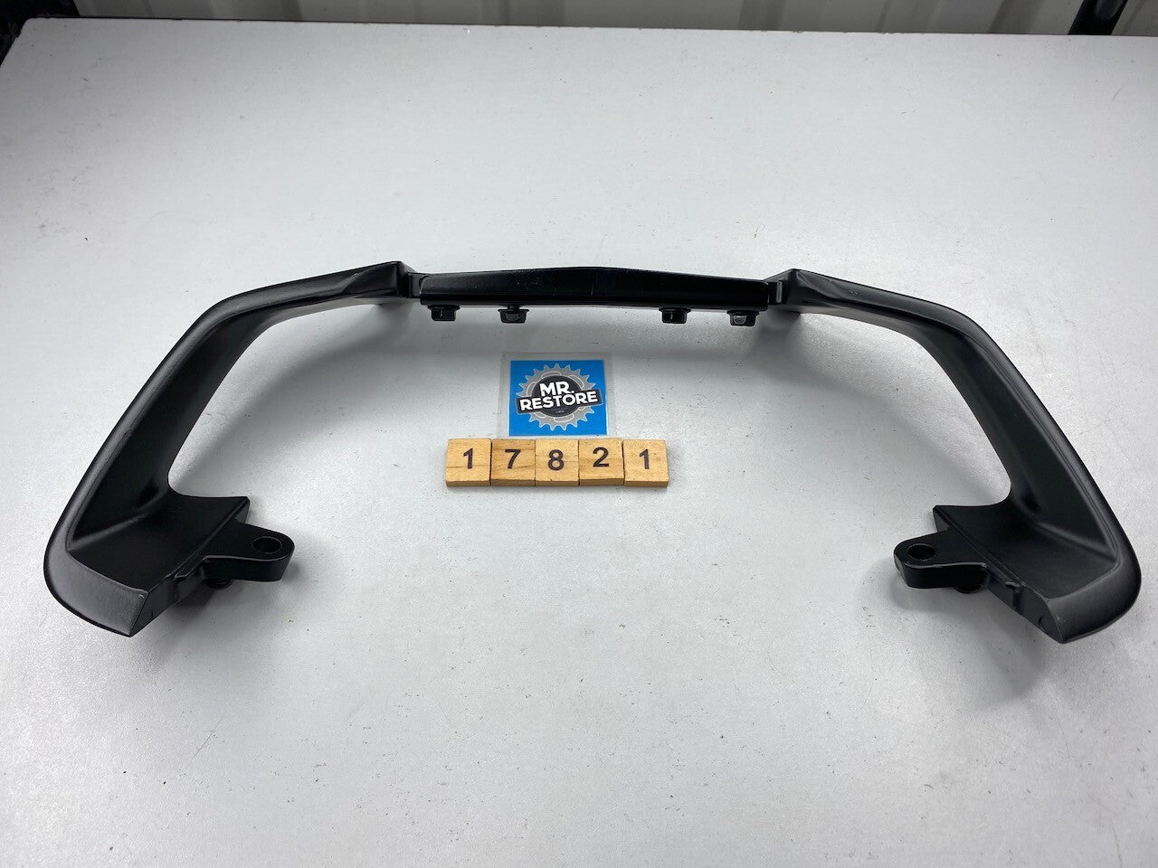 Yamaha FJ1200 Pair Rear Grab Handles & Bracket 3CW 3CX 3CV 1988-90  - Repainted