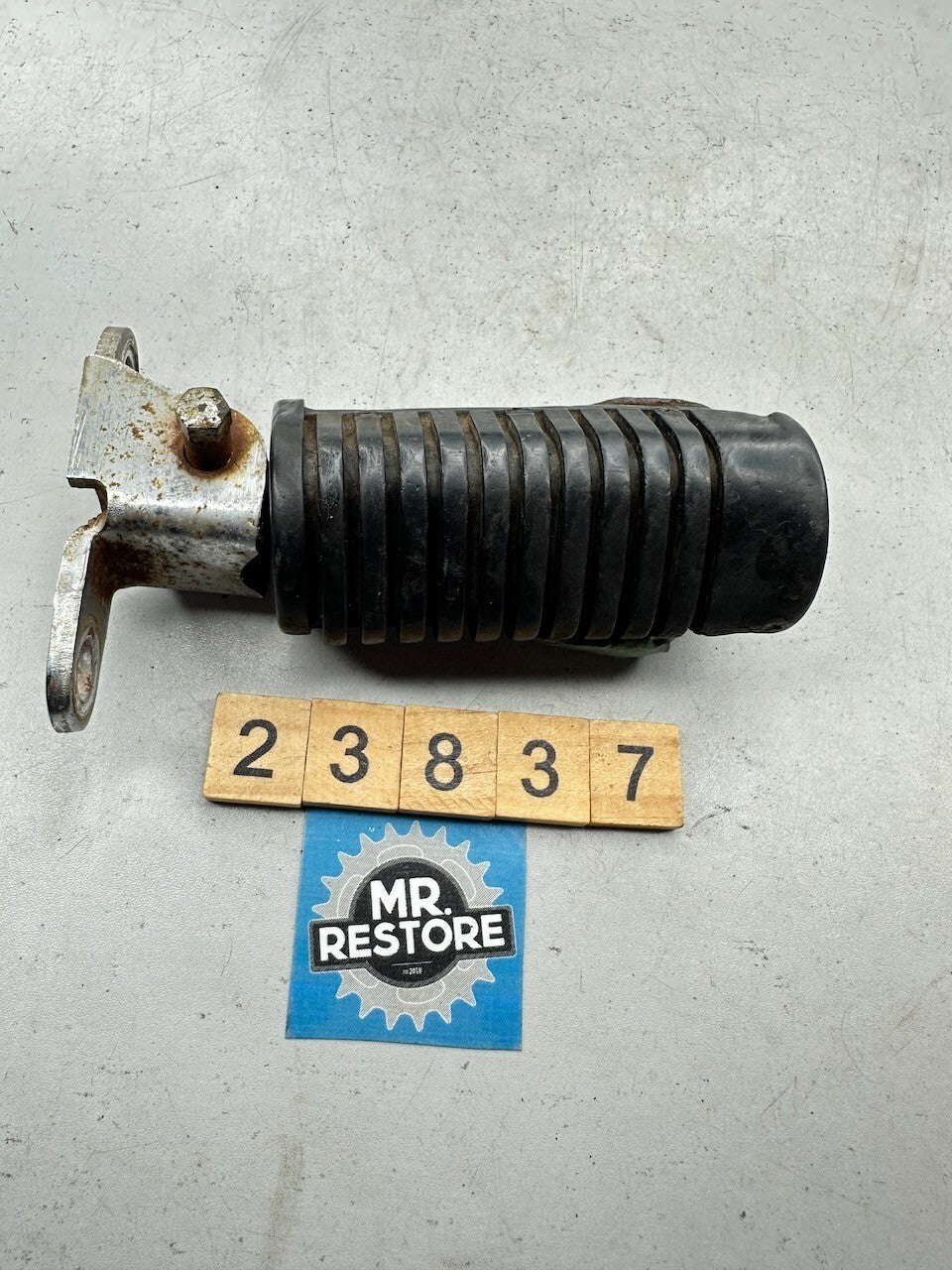 Honda CB750 '79-82' Right Footrest Peg & Rubber 50620-438