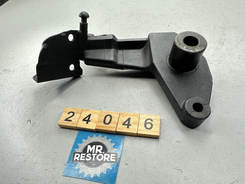 Triumph Daytona Speed Triple Sprint Trident - Footrest Side Stand Pivot Bracket