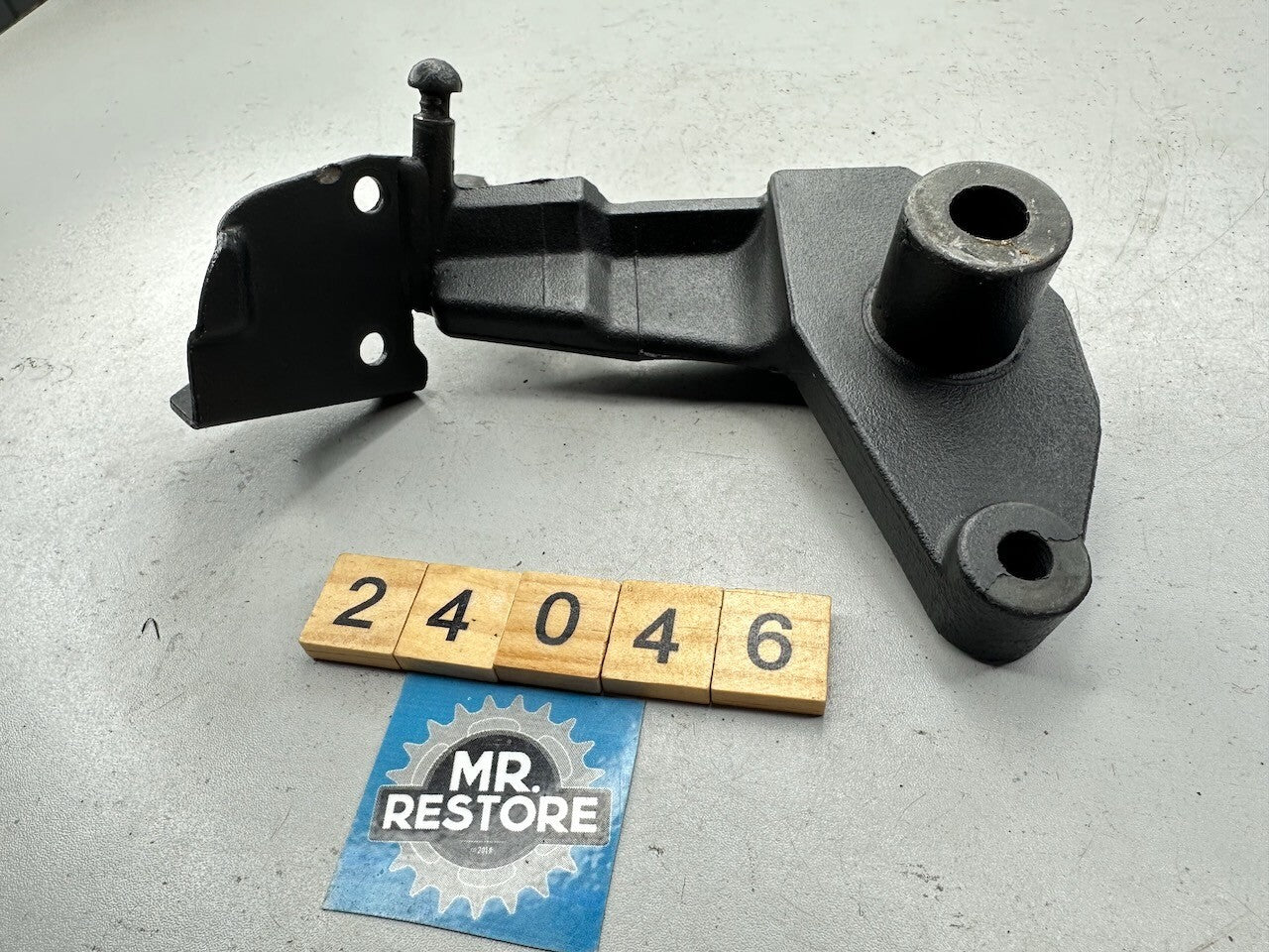 Triumph Daytona Speed Triple Sprint Trident - Footrest Side Stand Pivot Bracket