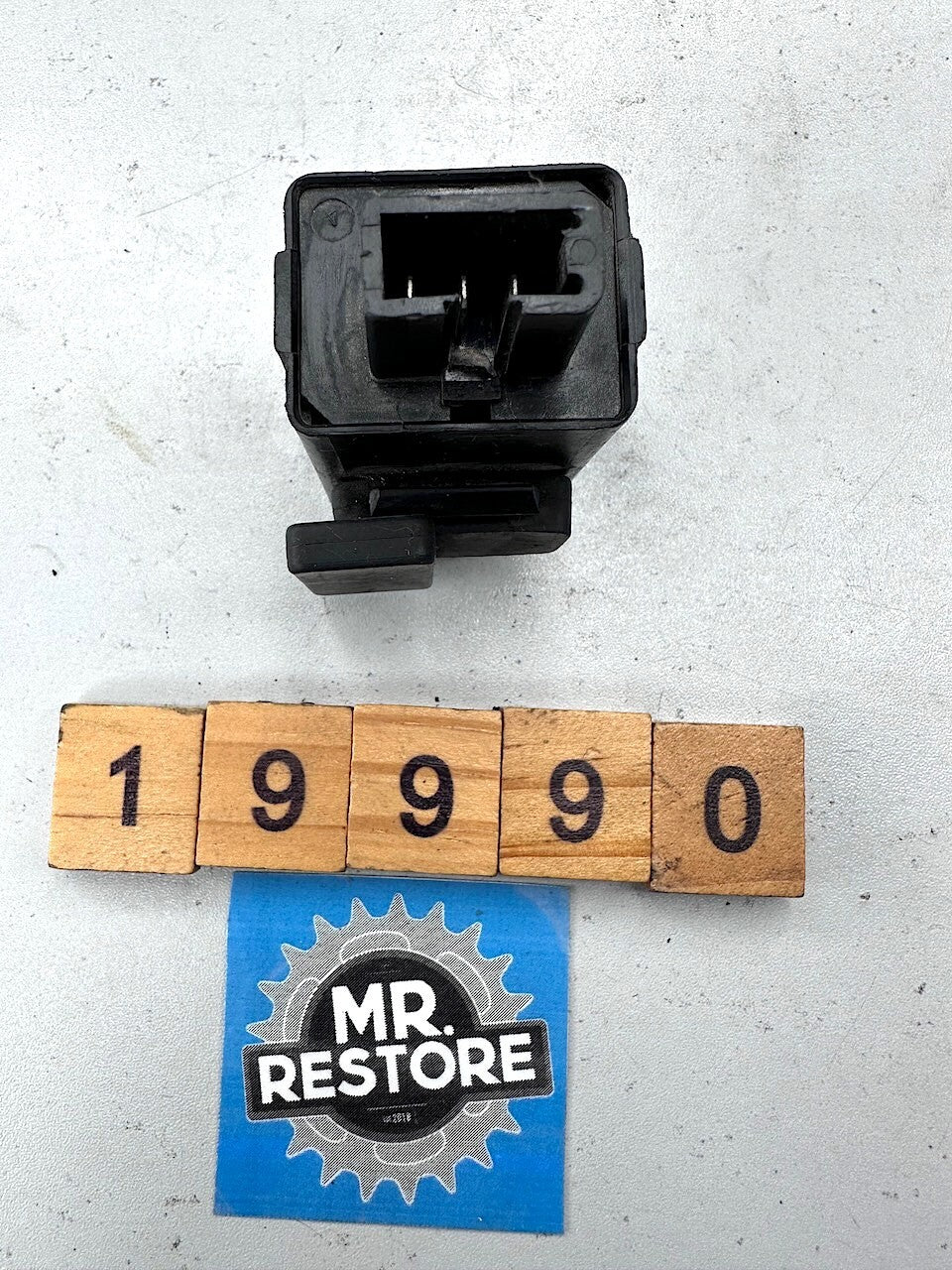 Honda CBX750 1984 Turn Signal Relay & Mount G8B-201-01  38301-MJ0-003