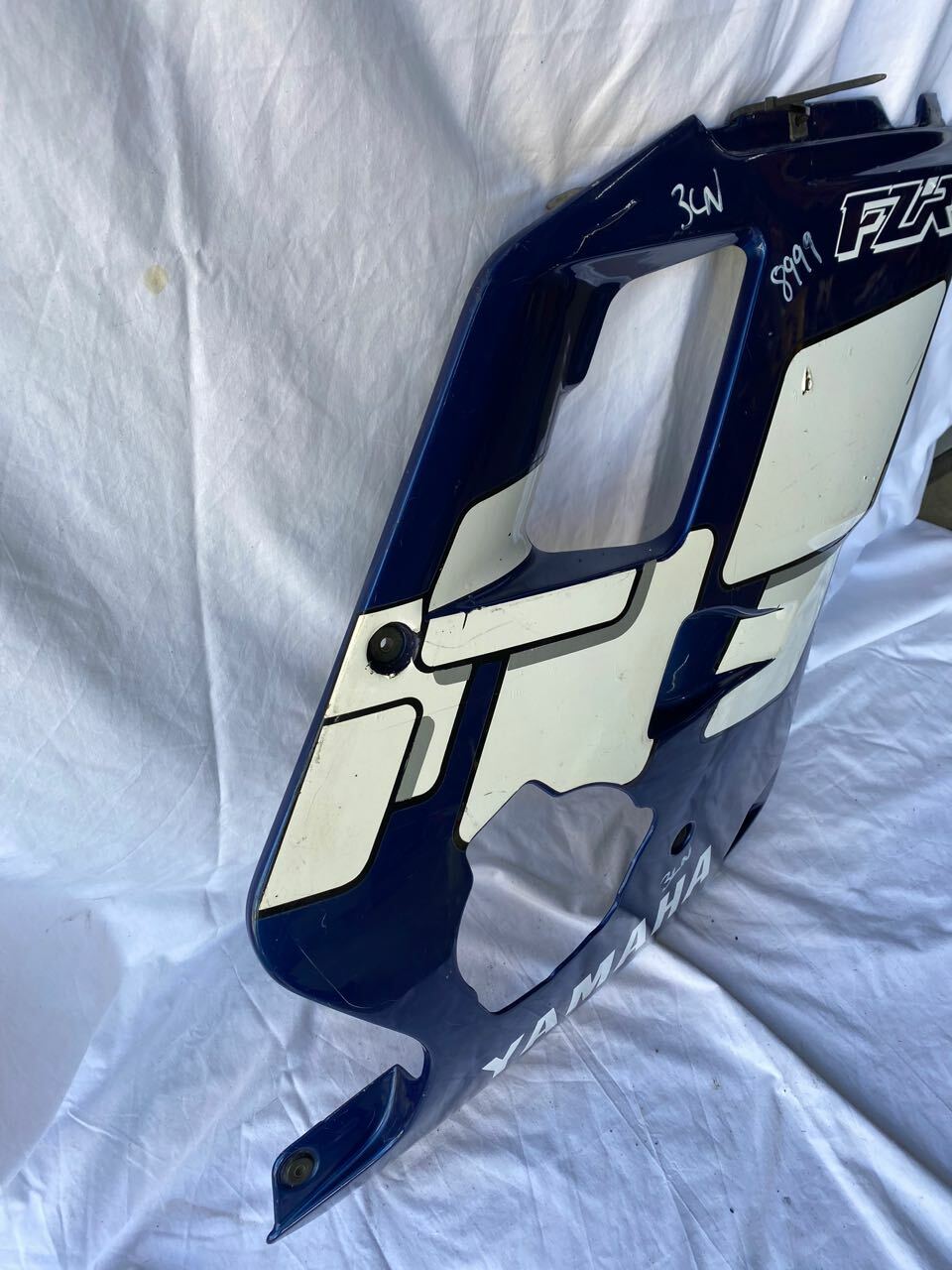 Yamaha FZR250 EXUP 3LN R/H Side Panel