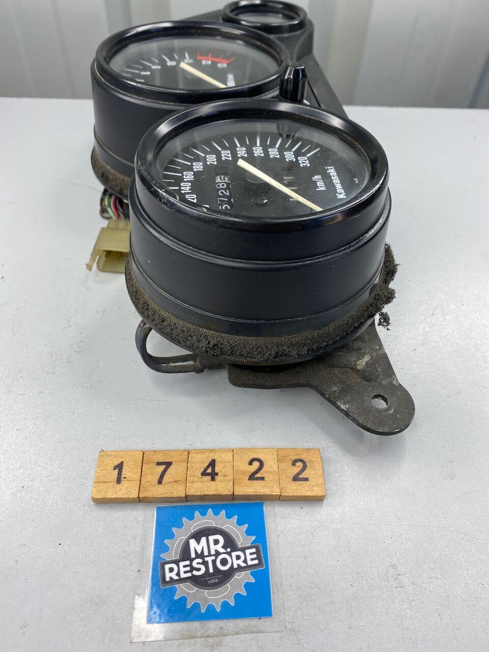 Kawasaki ZZR1100C Dashboard Instruments Meters KMH Tested (showing only 15728ks)