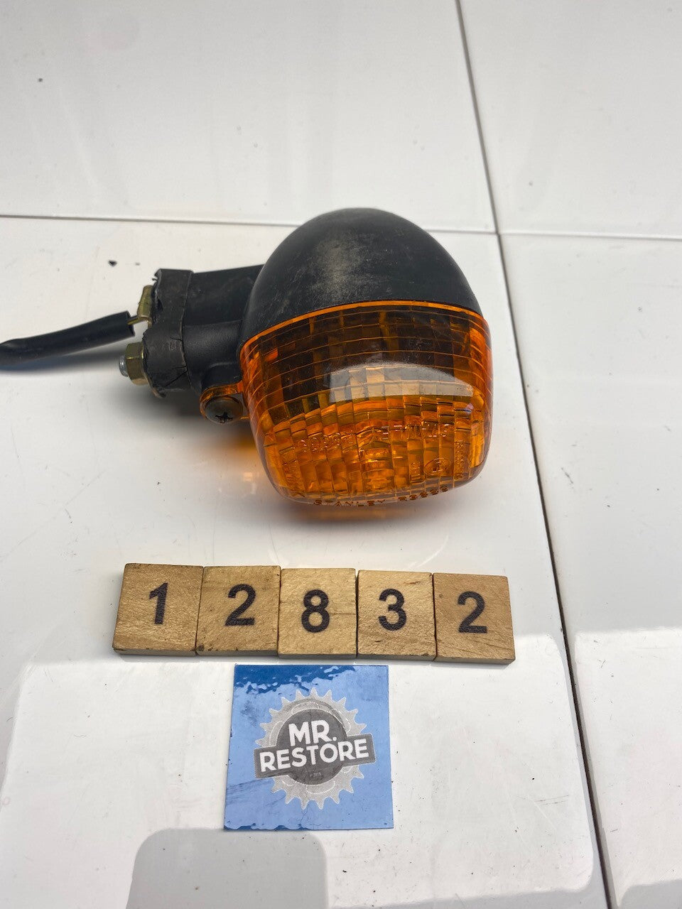 Yamaha TRX YZF FZR OEM Indicator (tested) (with OEM Stanley lens) 
