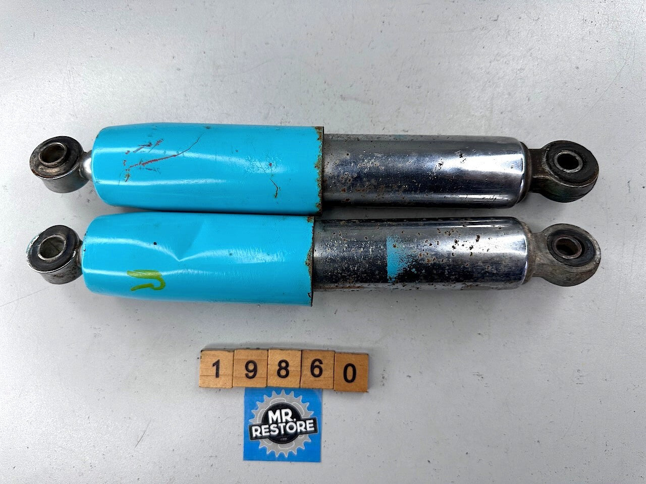 Yamaha V90 T 1982 Pair of OEM Rear Shock Absorbers