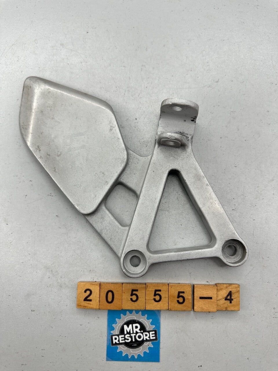 Honda CBR250R MC19 L/H Footrest Foot Peg Bracket 50700-KY1