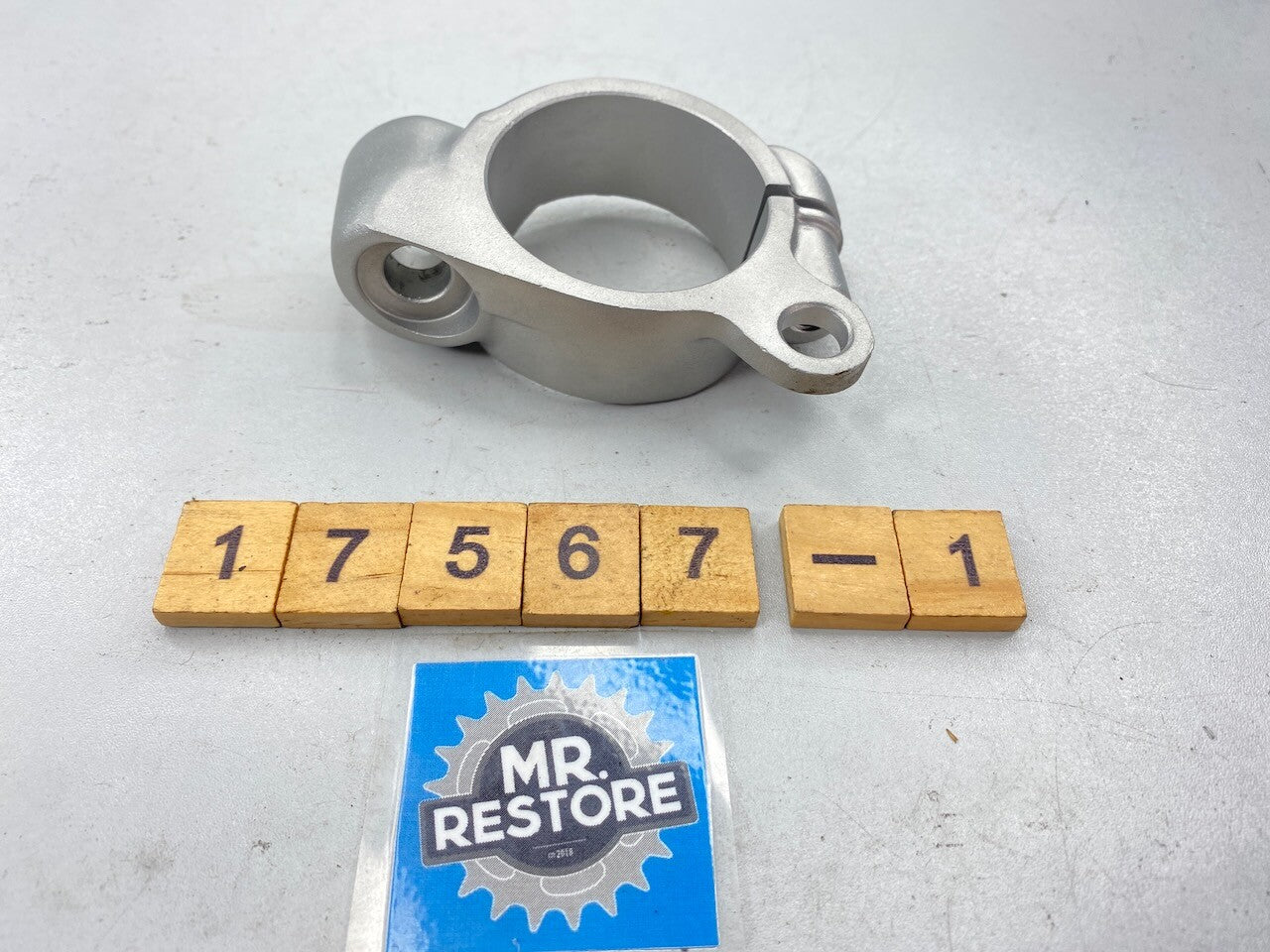 Kawasaki ZXR250C ZX250 1991-99 R/H OEM Handle Bar Clamp - Vapour Blasted