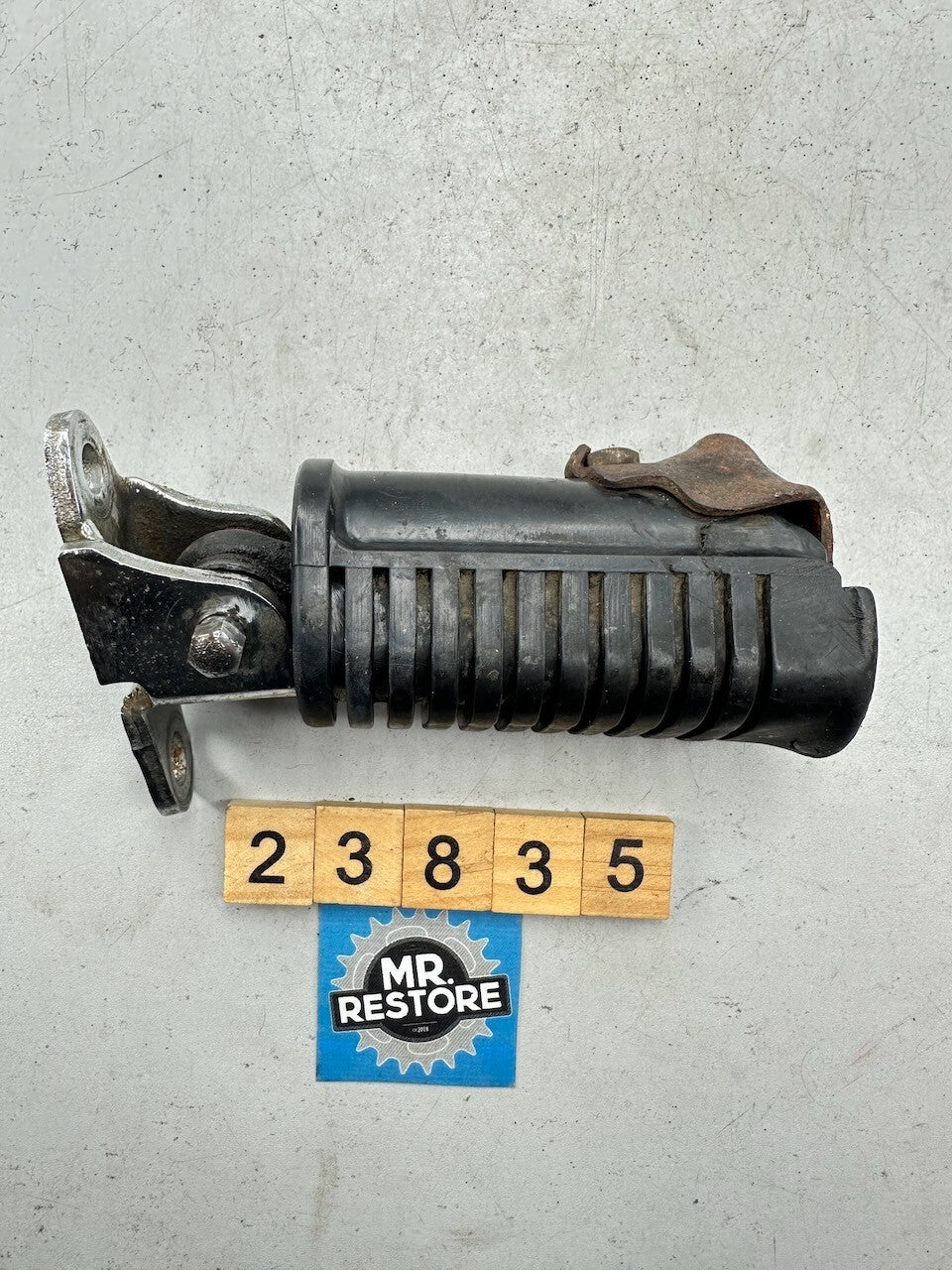 Honda CB750 '79-82' Right Footrest Peg & Rubber 50620-438