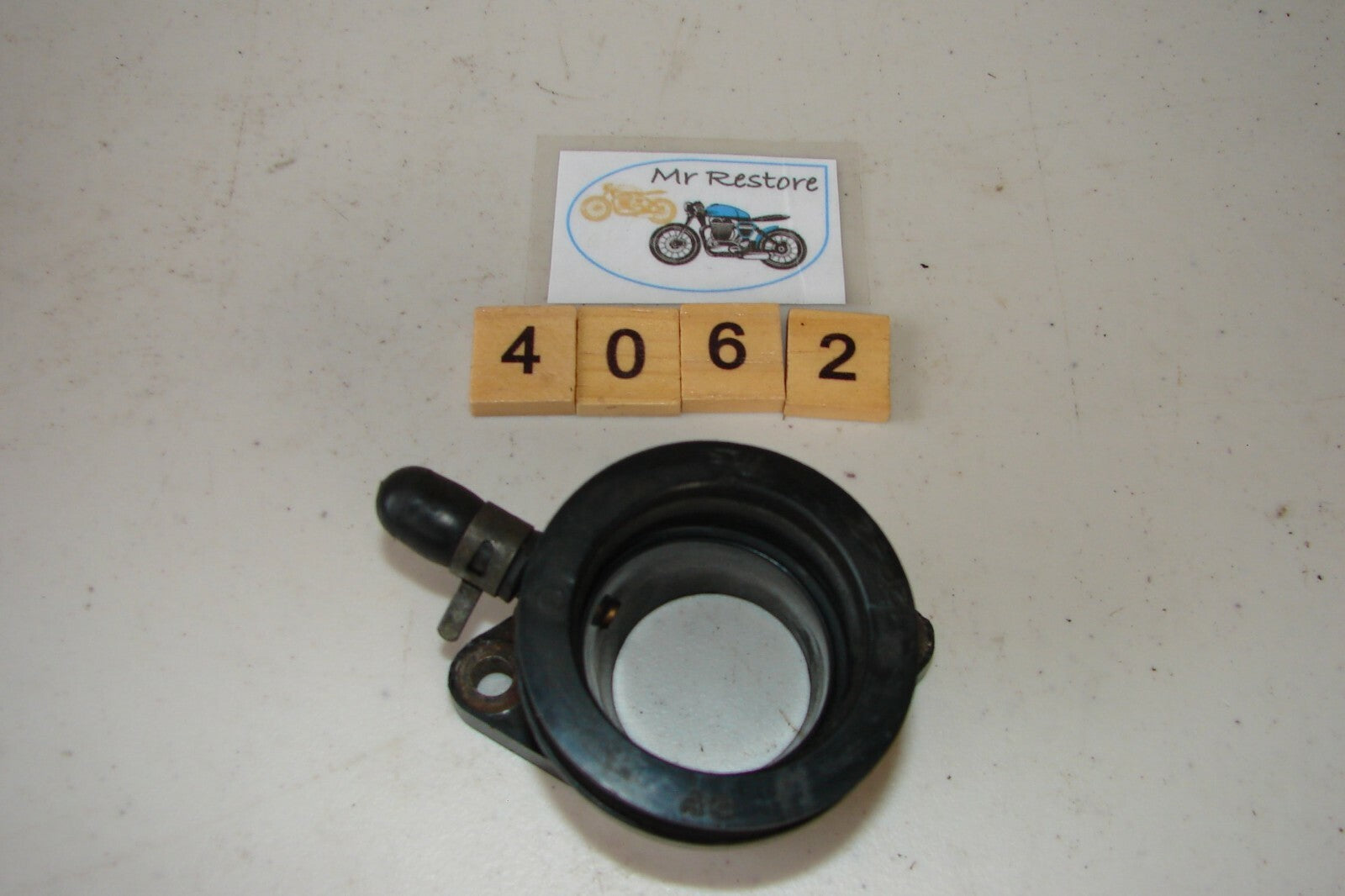 Yamaha XS400 RK Inlet Manifold Carb Holder with Vacuum Cap
