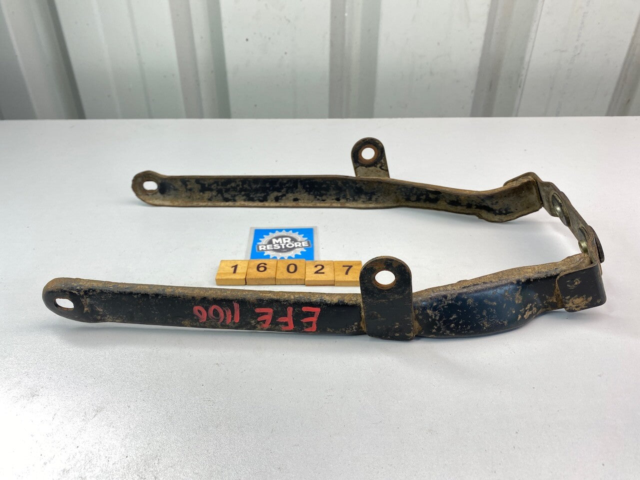 Suzuki GS1000 GS850 GSX1100 GSX750 Rear Fender Mudguard Stay Bracket 63120-49000