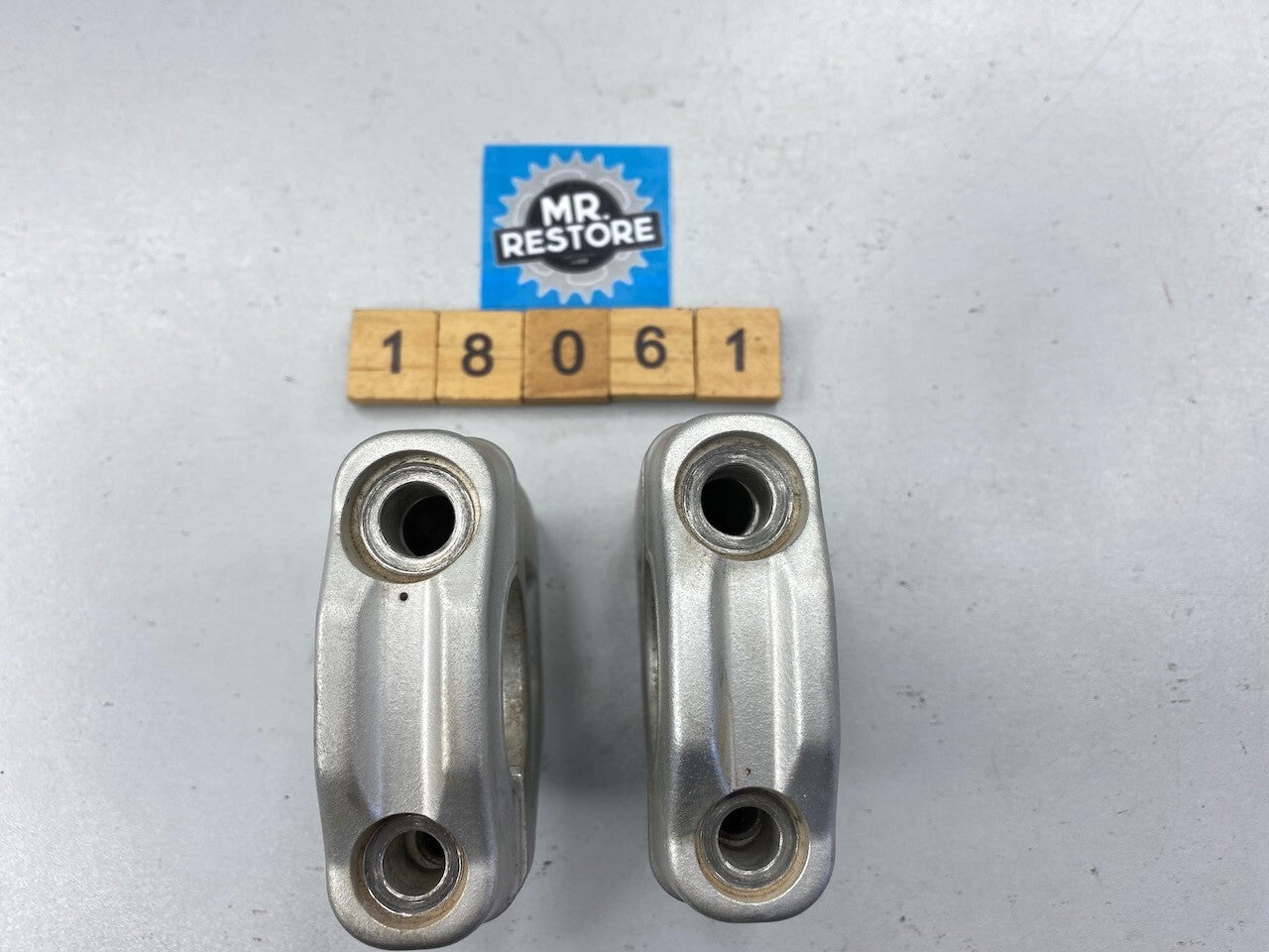 BMW R1200GS OEM Handlebar Supports Risers Pair 31427718173  31427718172