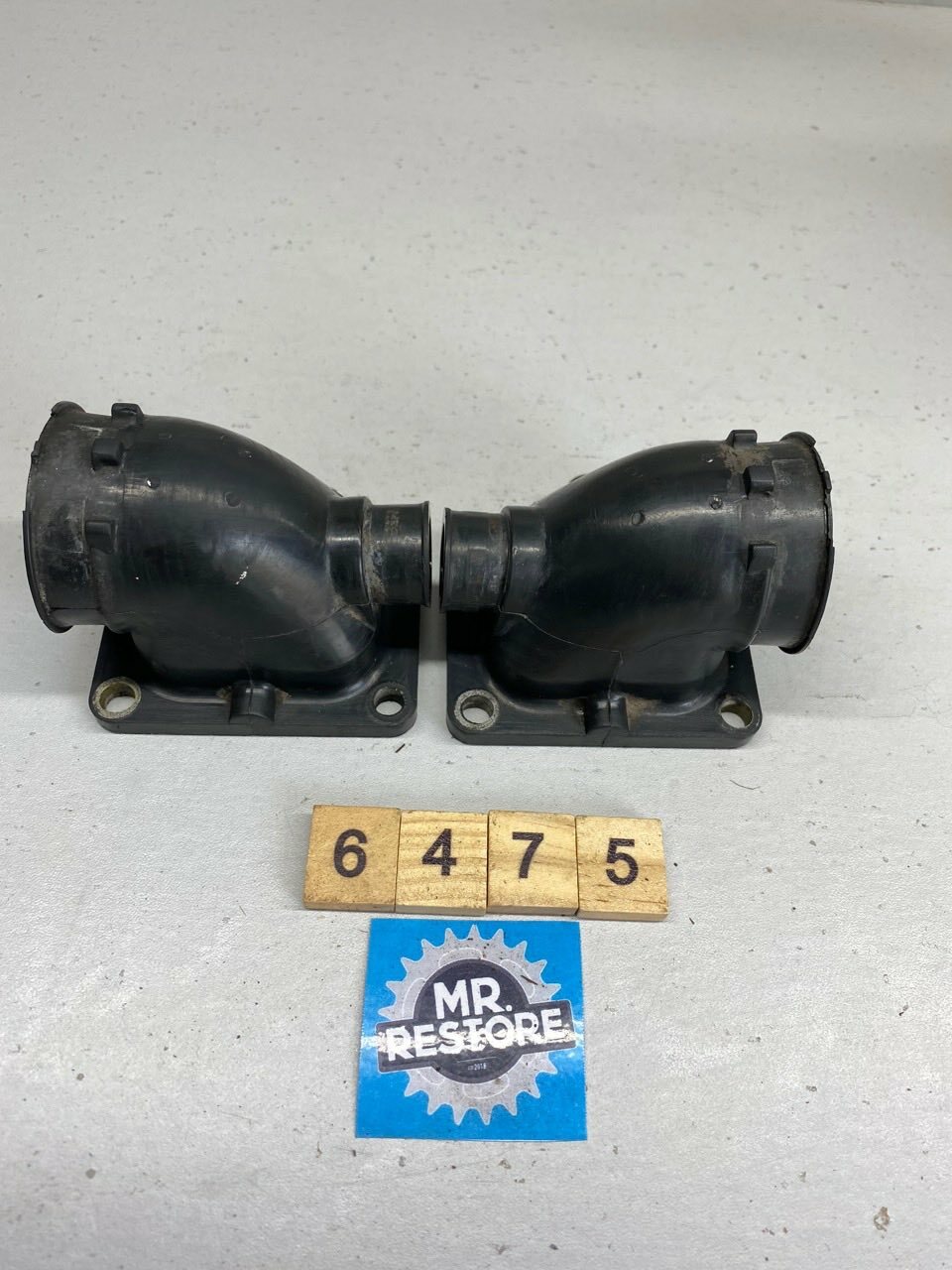 Yamaha RD500LC RZ500 RZV500R Intake Manifolds (Pair) OEM 47X-13555 47X-13565 