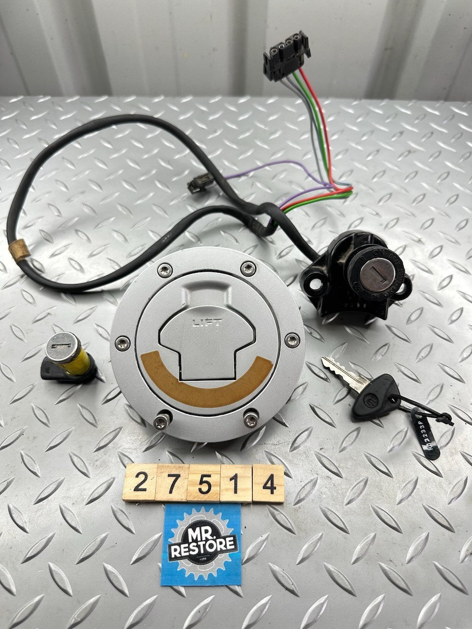 BMW F650GS '99-07' Ignition Switch / Fuel Cap Lock Set (1 genuine key)