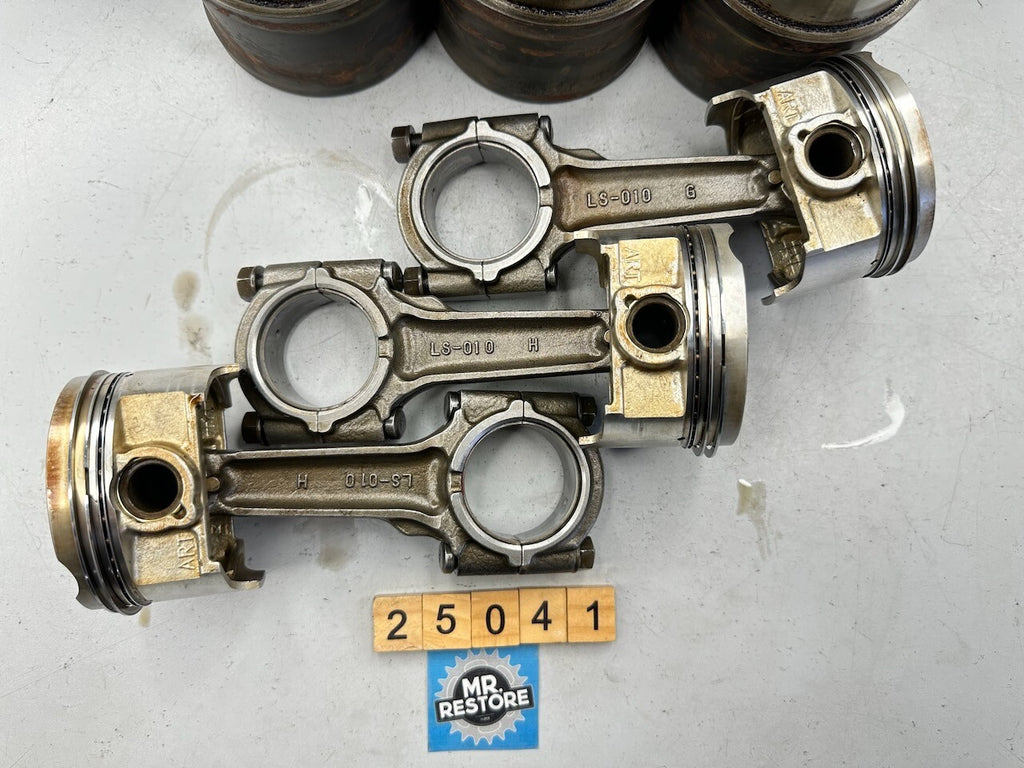 Triumph Speed Triple T300 Pistons, Con Rods & Cylinder Liners at std. 76mm