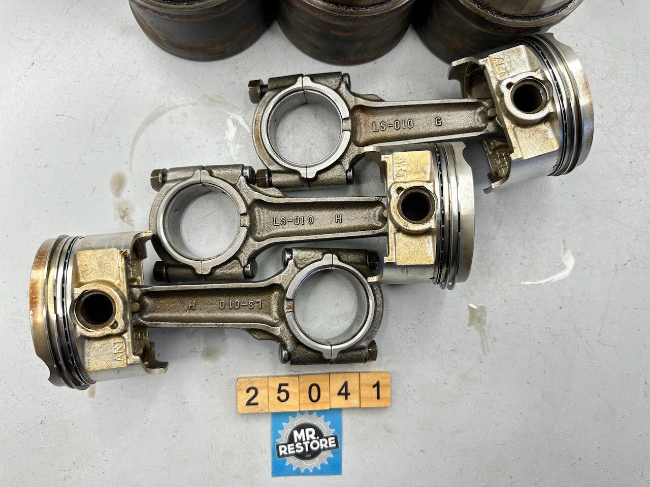 Triumph Speed Triple T300 Pistons, Con Rods & Cylinder Liners at std. 76mm