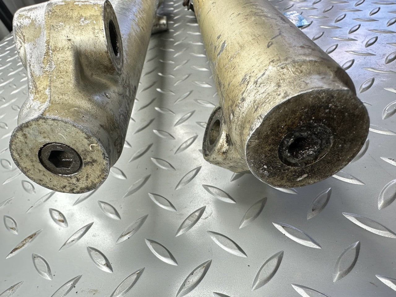 Suzuki TS185 33mm Pair of Forks