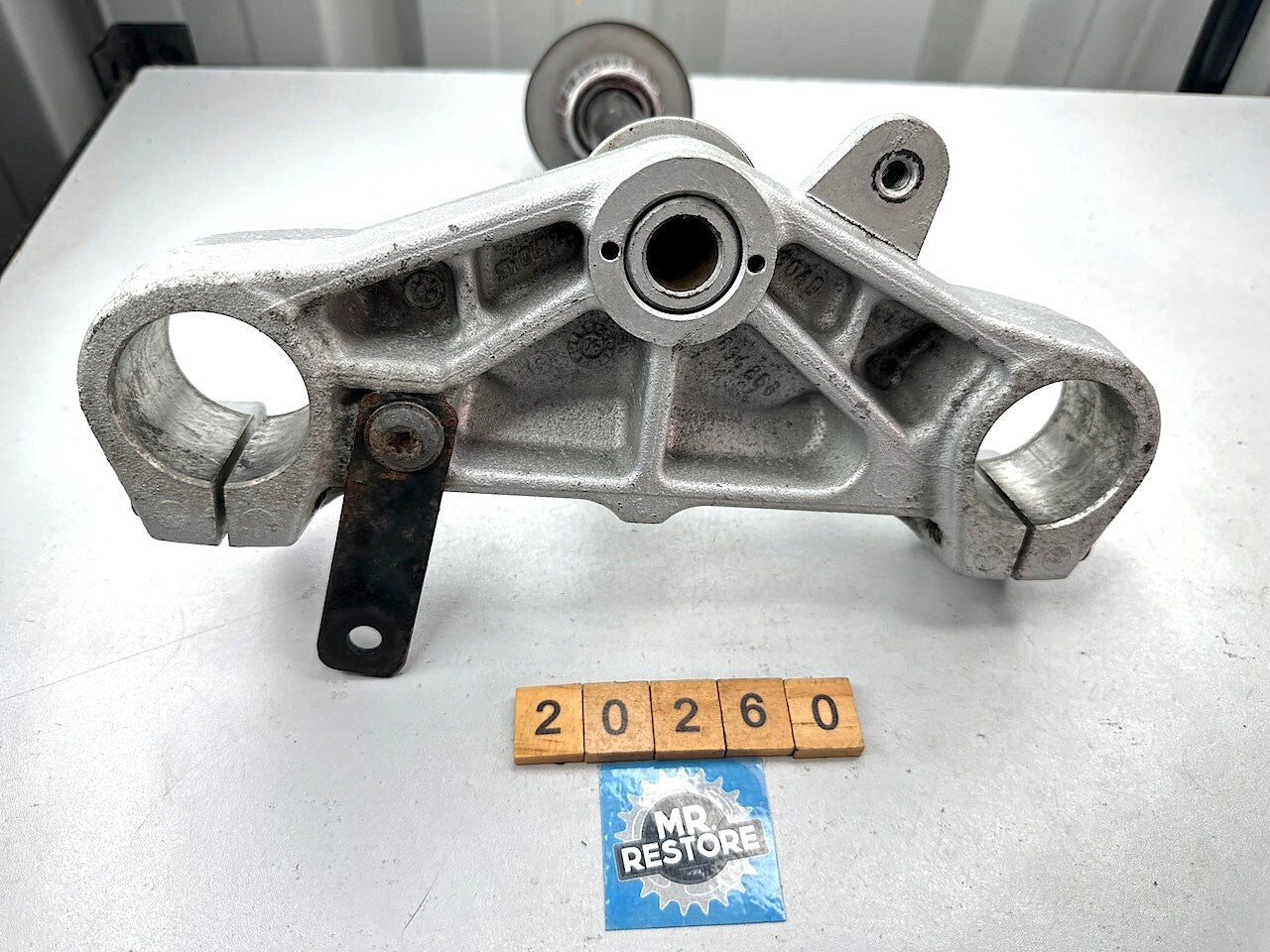 BMW F800S F800ST F800GT Lower Fork Cross Brace 31427724818  7694866