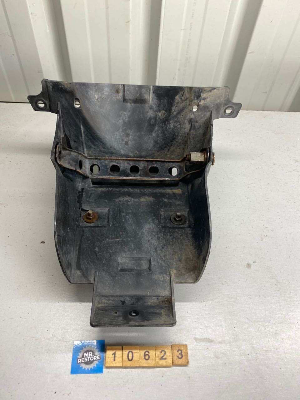 Suzuki GSX250F Across Rear Mudguard Fender Registration Plate Bracket
