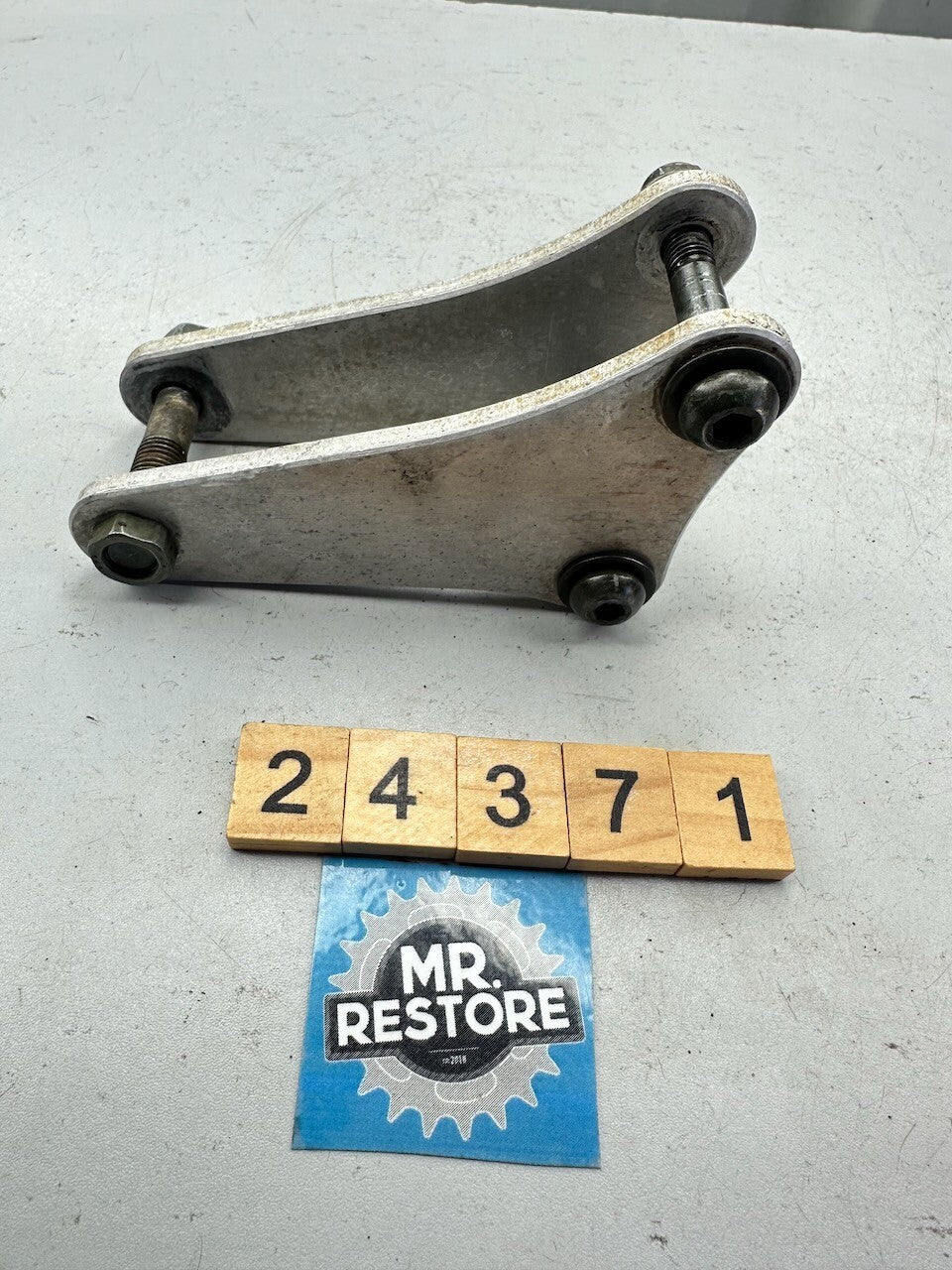 Yamaha YZF250 YZ250 F WR250 Rear Upper Engine Mount Brackets (pair)