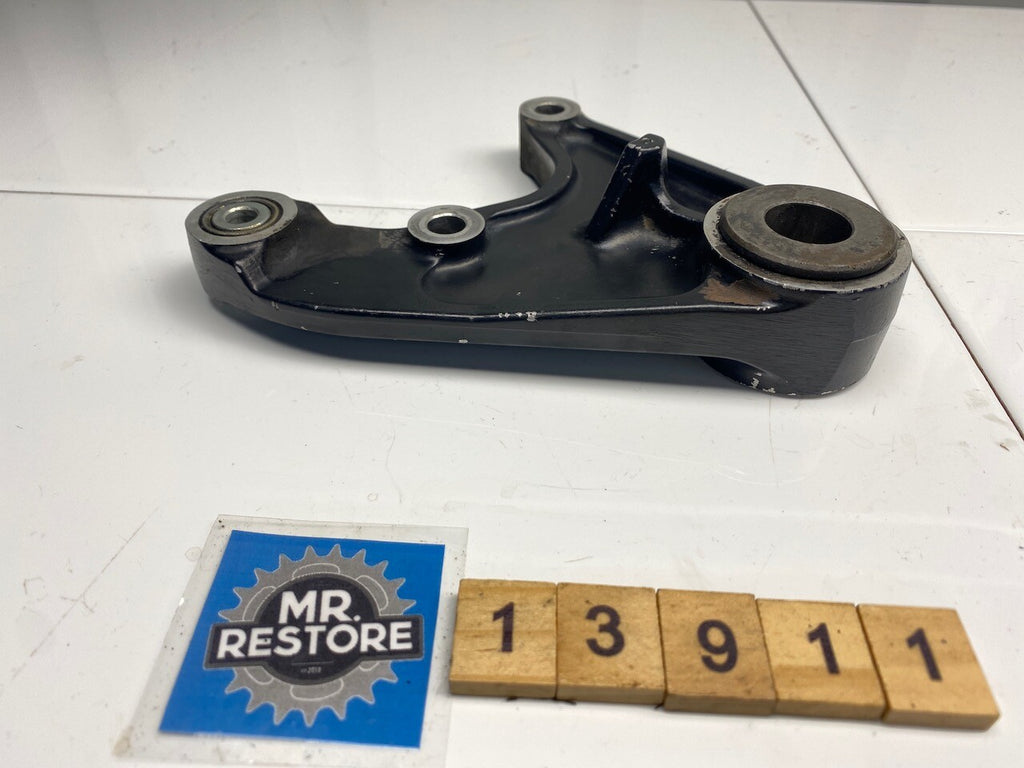 Triumph Daytona Trophy Sprint 900 Rear Caliper Carrier Bracket T2020925