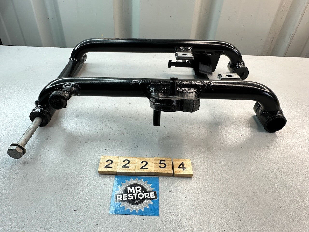 BMW G650GS 2008-15 F650GS 1999-07 Lower Frame Engine Support Mount 46537669900