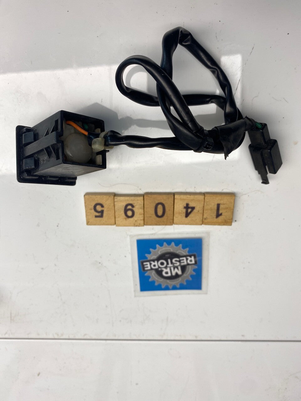 Suzuki GSX250 Across Rear Fuel Lid Opening Switch Assy 37930-24D01