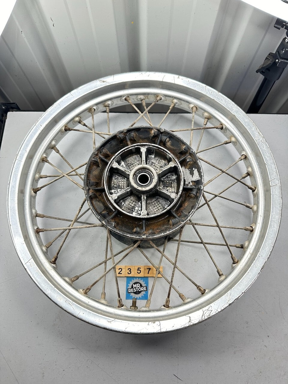 Kawasaki KL600 1984-89 17x2.50 Rear Wheel Hub & Rim - 41034-1107